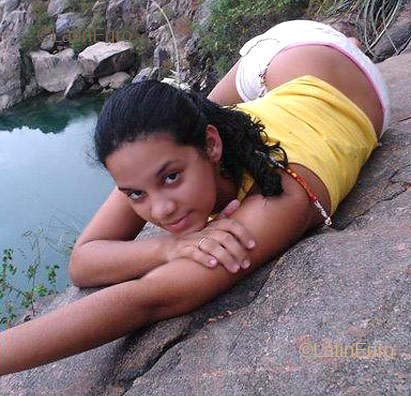 Date this attractive Brazil girl Josylaine from  B4152