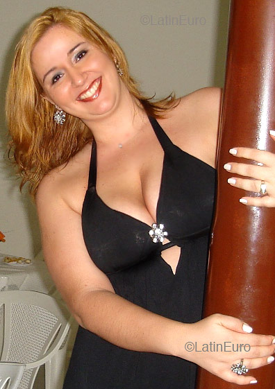 Date this georgeous Brazil girl Ana from BELO HORIZONTE B4198