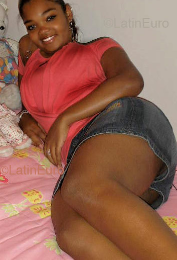 Date this beautiful Brazil girl Aline from RIO DE JANEIRO B4217