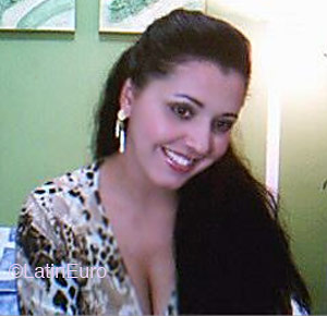 Date this attractive Brazil girl Giseli from  B4220