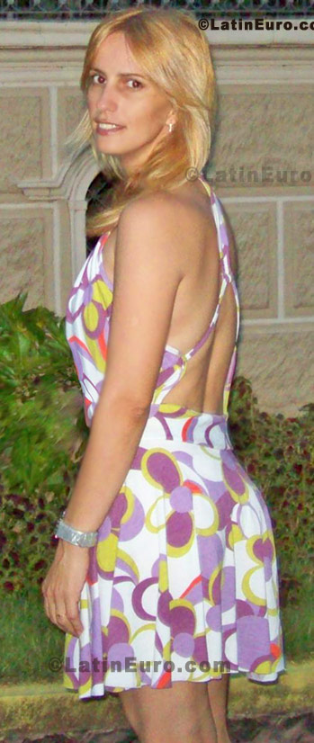 Date this sultry Brazil girl Ana from Tres Rios B430