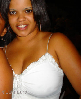 Date this nice looking Brazil girl Renata from  B4324