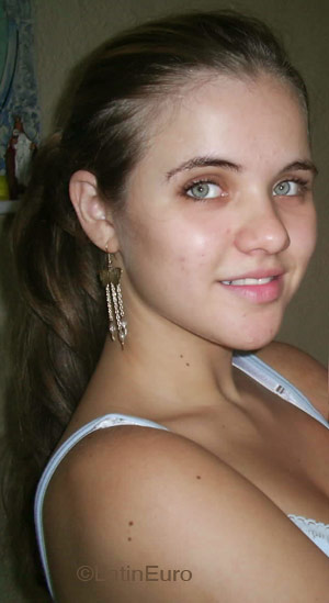 Date this delightful Brazil girl Barbara from RIO DE JANEIRO B4393