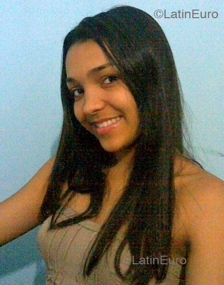 Date this pretty Brazil girl Carina from SAO PAULO B4423