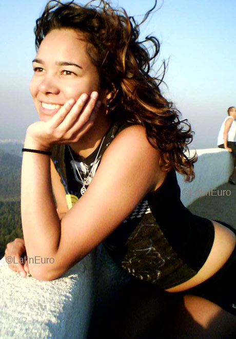 Date this hard body Brazil girl Mychelle from  B4519