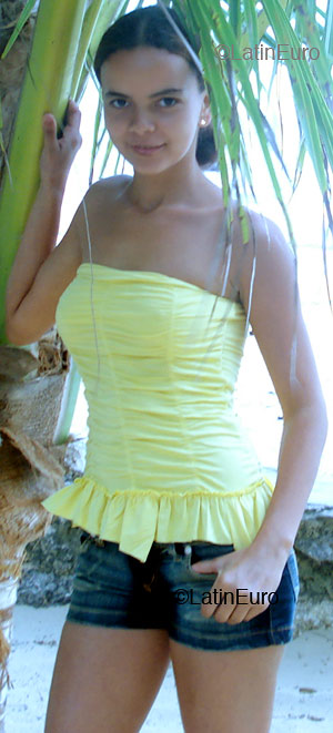 Date this tall Brazil girl Aliane from TEIXEIRA B4525