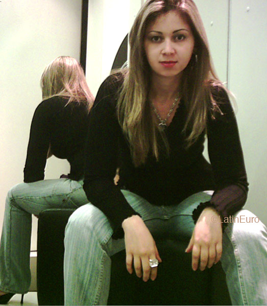 Date this delightful Brazil girl Janice from BARRA B4534