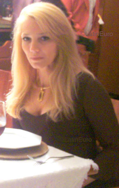Date this georgeous Brazil girl Nilza from LAGES B4542