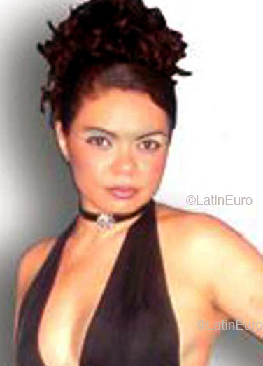 Date this attractive Brazil girl Fran from RIO DE JANEIRO B4595