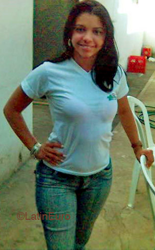 Date this good-looking Brazil girl Aline from TERESINA B4652