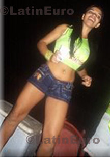 Date this sultry Brazil girl Lucelia from Tabira B472