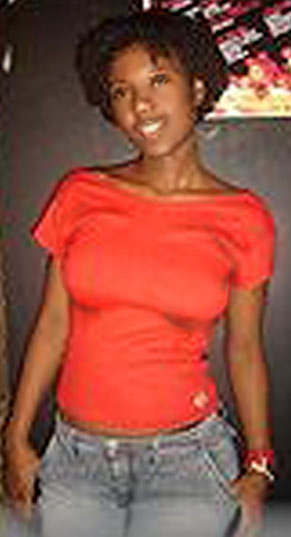 Date this stunning Brazil girl Pamela from SOROCABA B4730