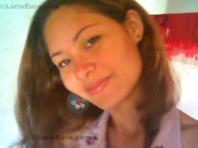 Date this pretty Brazil girl Thyanne from Teresina B474