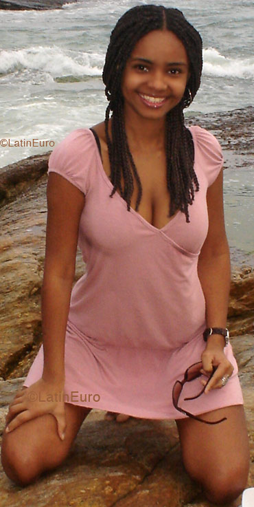Date this pretty Brazil girl Cristina from RIO DE JANEIRO B4952