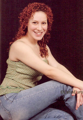 Date this voluptuous Brazil girl Deborah from BRASILIA B4996