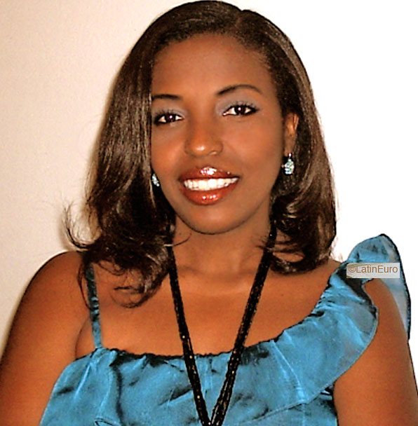 Date this passionate Brazil girl Ana from Salvador B5018