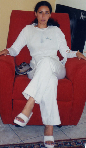 Date this cute Brazil girl Malu from CURITIBA B5085