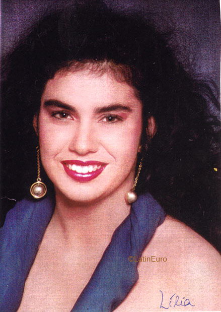 Date this happy Brazil girl Lilia from RIO DE JANEIRO B5090