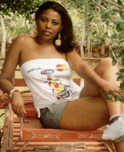 Date this sensual Brazil girl Lene from SALVADOR B5119