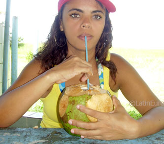Date this attractive Brazil girl Alexandra from RECIFE B5150