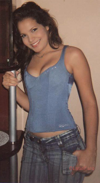 Date this delightful Brazil girl Aline from  B5394