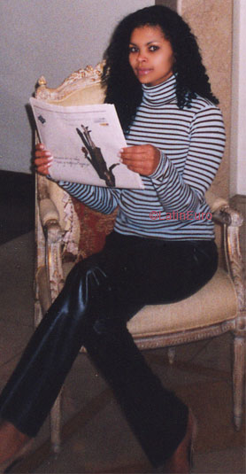 Date this nice looking Brazil girl Joanita from SAO PAULO B5527