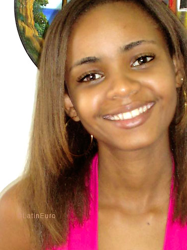 Date this delightful Brazil girl Cris from RIO DE JANEIRO B5650