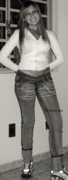 Date this attractive Brazil girl Ellen from JUNDIAI B5674