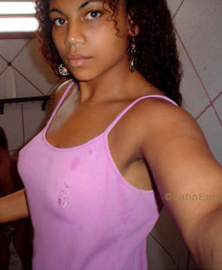 Date this good-looking Brazil girl Vivian from SANTA CATARINA B5726