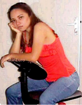 Date this cute Brazil girl Flavia from LAGOA AZUL B5923