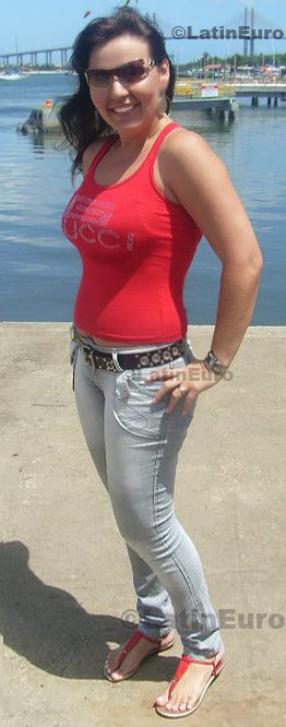 Date this sultry Brazil girl Edilene from Natal B604