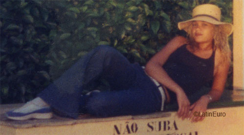 Date this sultry Brazil girl Fernanda from CAMPINAS B6217