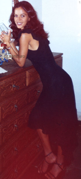 Date this young Brazil girl Maria from GALILEIA B6231