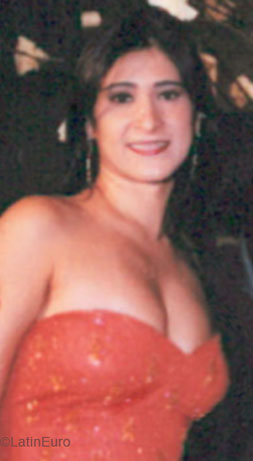 Date this voluptuous Brazil girl Viviane from GOIANIA B6259