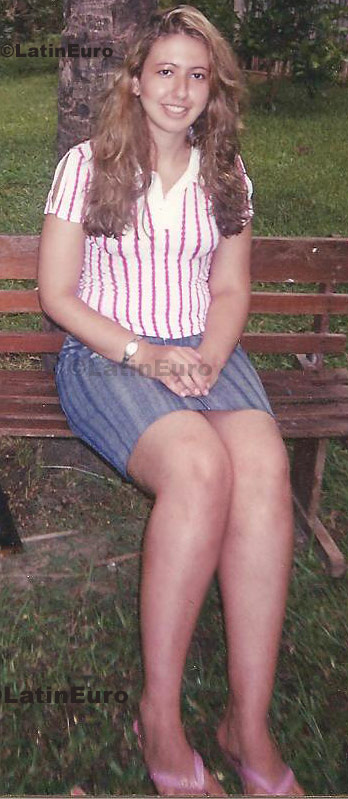 Date this georgeous Brazil girl Priscila from Saquarema B631