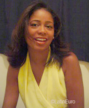 Date this cute Brazil girl Girlane from BELO HORIZONTE B6320