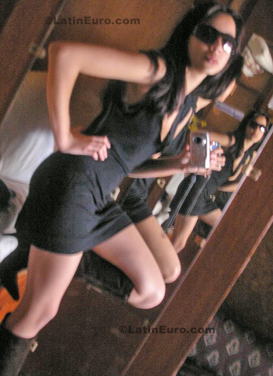 Date this charming Brazil girl Queila from Sao Paulo B634