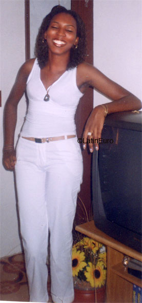 Date this charming Brazil girl Aline from RIO DE JANEIRO B6424