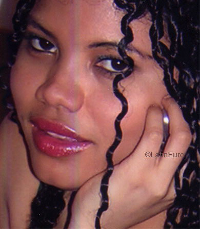 Date this sultry Brazil girl Eliene from MANAUS B6505