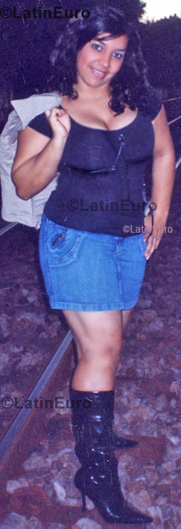 Date this stunning Brazil girl Aline from Governador Valadares B666