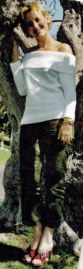 Date this hard body Brazil girl Claudia from  B6727