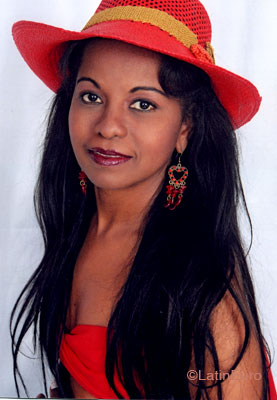 Date this nice looking Brazil girl Eslanya from MACEIO B6912