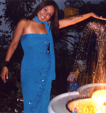Date this happy Brazil girl Iris from RIO DE JANEIRO B6996