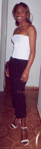 Date this good-looking Brazil girl Aricelia from BRASILIA B7091