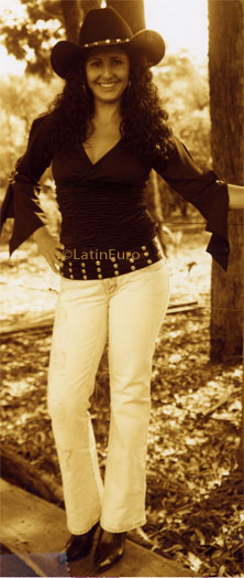 Date this funny Brazil girl Geyce from INHUMAS B7099