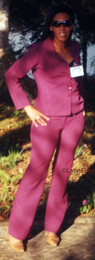 Date this voluptuous Brazil girl Alessandra from RIO DE JANEIRO B7172