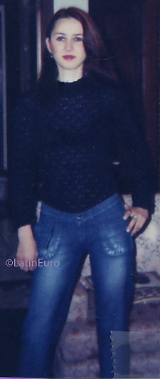 Date this beautiful Brazil girl Renata from CURITIBA B7175