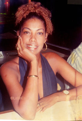 Date this charming Brazil girl Lola from RIO DE JANEIRO B7280