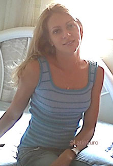 Date this happy Brazil girl Lourdes from SOROCABA B7371