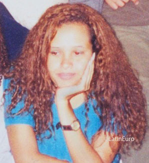 Date this nice looking Brazil girl Andreza from BARUERI B7378